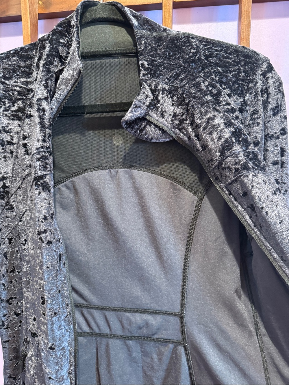 lululemon define jacket crushed velvet black 8 - Picture 5 of 6